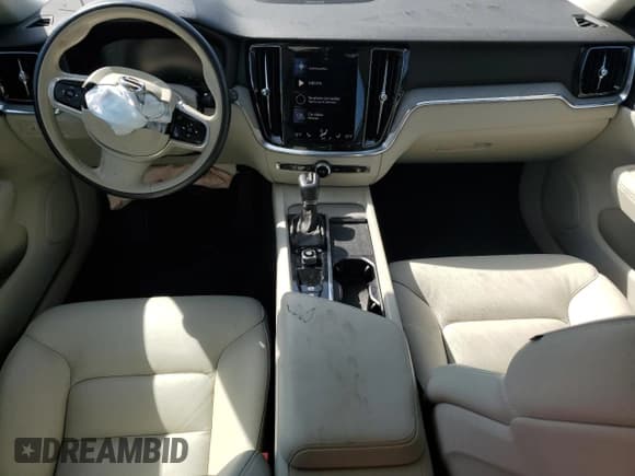 ✅ 2022 Volvo V60 • VIN: YV4102WK0N2091854 • Lot: 66373185. Wystawiony na Copart z przebiegiem 23 962 mil. Bezpłatny archiwum sprzedaży aukcyjnych z USA i szczegółowy raport historii pojazdu na DreamBid. Zdjęcie 8.