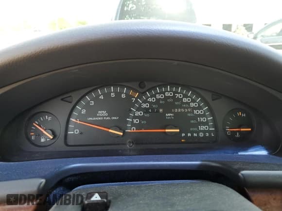 ✅ 1997 Chrysler Concorde • VIN: 2C3HD56F6VH596884 • Лот: 57207615. Опубликован ранее на Copart с пробегом 122 539 миль. Бесплатный доступ к архиву аукционных продаж из США и подробный отчёт об истории автомобиля на DreamBid. Изображение 9.