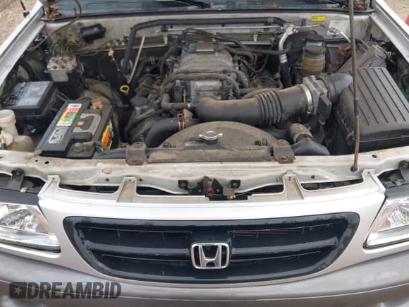 ✅ 2001 Honda Passport LX • VIN: 4S6DM58W214400568 • Lot: 43901495. Listed on IAAI with 125,005 mi. Free auction sales archive from the USA and detailed vehicle history report at DreamBid. Image 10.