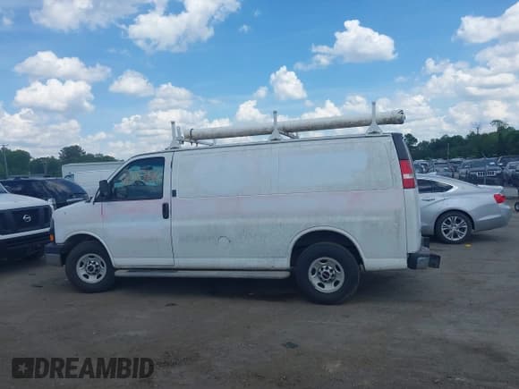 ✅ 2016 GMC Savana Cargo • VIN: 1GTW7AFF0G1903082 • Лот: 42187642. Опубликован ранее на IAAI с пробегом 137 728 миль. Бесплатный доступ к архиву аукционных продаж из США и подробный отчёт об истории автомобиля на DreamBid. Изображение 14.