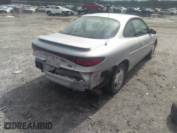 ✅ 2002 Ford Escort ZX2 Standard • VIN: 3FAFP11382R230057 • Lot: 42338923. Listed on IAAI with 111,587 mi. Free auction sales archive from the USA and detailed vehicle history report at DreamBid. Image 4.