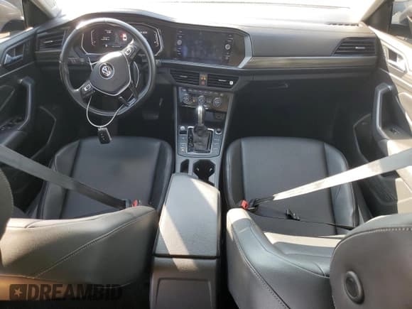 ✅ 2019 Volkswagen Jetta SEL • VIN: 3VWE57BU7KM095363 • Лот: 85930585. Опубликован ранее на Copart с пробегом 71 436 миль. Бесплатный доступ к архиву аукционных продаж из США и подробный отчёт об истории автомобиля на DreamBid. Изображение 8.