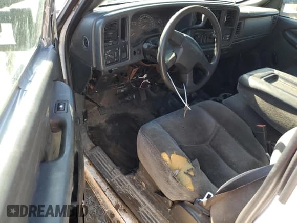 ✅ 2007 GMC Sierra 2500HD Work Truck • VIN: 1GTHK24U47E194759 • Lot: 45700375. Listed on Copart with 270,455 mi. Free auction sales archive from the USA and detailed vehicle history report at DreamBid. Image 8.