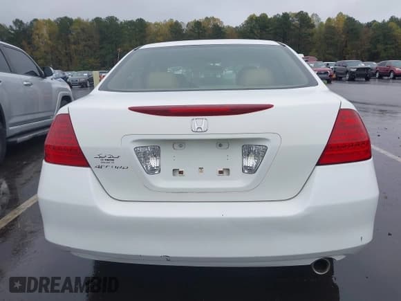 ✅ 2007 Honda Accord LX SE • VIN: JHMCM56317C020264 • Лот: 43556238. Опубликован ранее на IAAI с пробегом 205 171 миль. Бесплатный доступ к архиву аукционных продаж из США и подробный отчёт об истории автомобиля на DreamBid. Изображение 16.