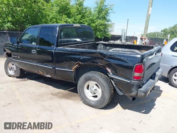 ✅ 1997 Dodge 1500 • VIN: 3B7HF13Z4VG793727 • Лот: 42231961. Опубликован ранее на IAAI с пробегом 278 240 миль. Бесплатный доступ к архиву аукционных продаж из США и подробный отчёт об истории автомобиля на DreamBid. Изображение 3.