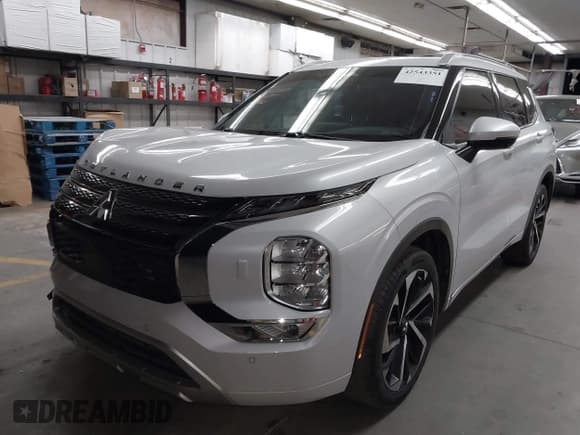 ✅ 2022 Mitsubishi Outlander SEL • VIN: JA4J4VA81NZ091481 • Lot: 42543351. Wystawiony na IAAI z przebiegiem 42 976 mil. Bezpłatny archiwum sprzedaży aukcyjnych z USA i szczegółowy raport historii pojazdu na DreamBid. Zdjęcie 17.