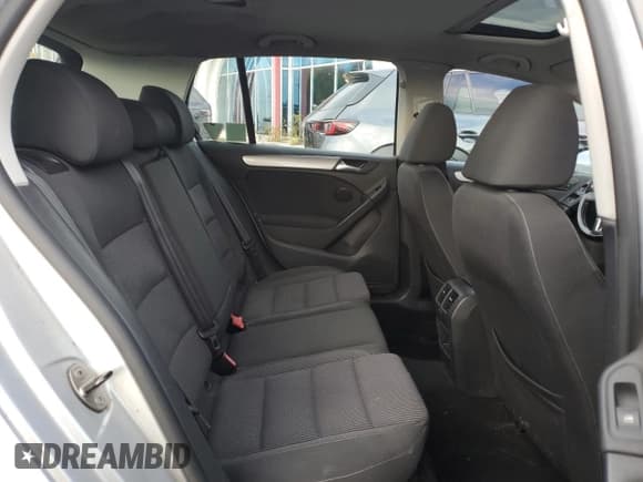 ✅ 2012 Volkswagen Golf TDI • VIN: WVWNM7AJ9CW246315 • Lot: 84807615. Wystawiony na Copart z przebiegiem 226 732 mil. Bezpłatny archiwum sprzedaży aukcyjnych z USA i szczegółowy raport historii pojazdu na DreamBid. Zdjęcie 10.