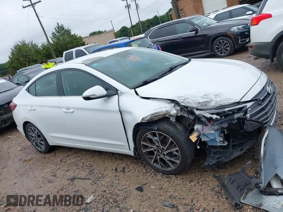 ✅ 2020 Hyundai Elantra SEL • VIN: 5NPD84LF7LH500729 • Lot: 42931384. Listed on IAAI with 136,057 mi. Free auction sales archive from the USA and detailed vehicle history report at DreamBid. Image 13.