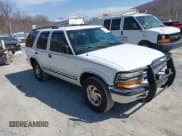✅ 2001 Chevrolet Blazer LT • VIN: 1GNDT13W412135669 • Lot: 41794757. Wystawiony na IAAI z przebiegiem 302 780 mil. Bezpłatny archiwum sprzedaży aukcyjnych z USA i szczegółowy raport historii pojazdu na DreamBid. Zdjęcie 1.