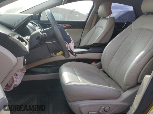 ✅ 2016 Lincoln MKZ Hybrid • VIN: 3LN6L2LU6GR634513 • Lot: 52812285. Wystawiony na Copart z przebiegiem Nie podano. Bezpłatny archiwum sprzedaży aukcyjnych z USA i szczegółowy raport historii pojazdu na DreamBid. Zdjęcie 7.