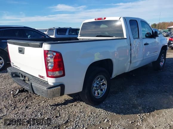 ✅ 2011 GMC Sierra 1500 SLE • VIN: 1GTR1VEA6BZ126994 • Lot: 40938932. Wystawiony na IAAI z przebiegiem 248 061 mil. Bezpłatny archiwum sprzedaży aukcyjnych z USA i szczegółowy raport historii pojazdu na DreamBid. Zdjęcie 4.