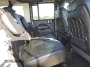 ✅ 2022 Jeep Wrangler Unlimited Rubicon • VIN: 1C4JJXR68NW121395 • Лот: 81856295. Опубликован ранее на Copart с пробегом 18 118 миль. Бесплатный доступ к архиву аукционных продаж из США и подробный отчёт об истории автомобиля на DreamBid. Изображение 10.