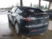 ✅ 2023 Tesla Model Y Long Range • VIN: 7SAYGAEE7PF739924 • Lot: 41612323. Wystawiony na IAAI z przebiegiem 75 226 mil. Bezpłatny archiwum sprzedaży aukcyjnych z USA i szczegółowy raport historii pojazdu na DreamBid. Zdjęcie 3.