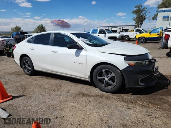 2017 Chevrolet Malibu LS z VIN 1G1ZB5ST0HF246148, wystawiony jako Copart lot #72062335 z przebiegiem Nie podano mil oraz Szkoda całkowita • Salvage title. Historia ofert i sprzedaży dostępna na DreamBid. Obrazek 4.