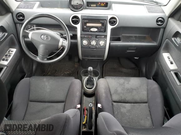 ✅ 2004 Scion xB • VIN: JTLKT334740145448 • Лот: 82768835. Опубликован ранее на Copart с пробегом 161 059 миль. Бесплатный доступ к архиву аукционных продаж из США и подробный отчёт об истории автомобиля на DreamBid. Изображение 8.