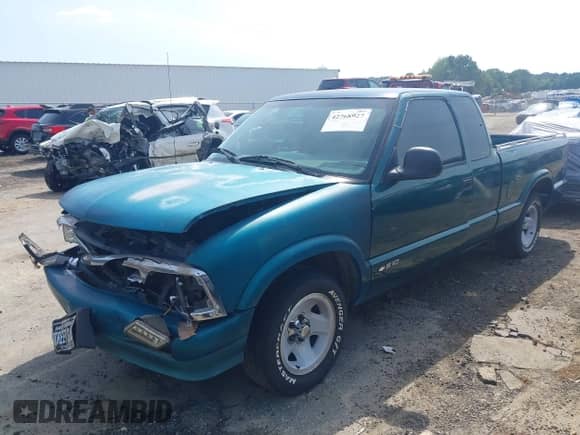 1997 Chevrolet S-10 LS с VIN 1GCCS19X0V8149241, выставлен на аукционе IAAI как лот 42768927 с пробегом 357 198 миль миль и . История ставок и продаж доступна на DreamBid. Изображение 17.