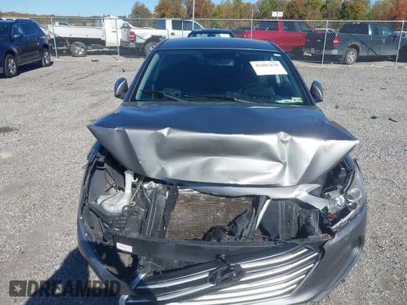 ✅ 2018 Hyundai Elantra SE • VIN: 5NPD74LF8JH353661 • Lot: 43485420. Wystawiony na IAAI z przebiegiem 126 124 mil. Bezpłatny archiwum sprzedaży aukcyjnych z USA i szczegółowy raport historii pojazdu na DreamBid. Zdjęcie 12.