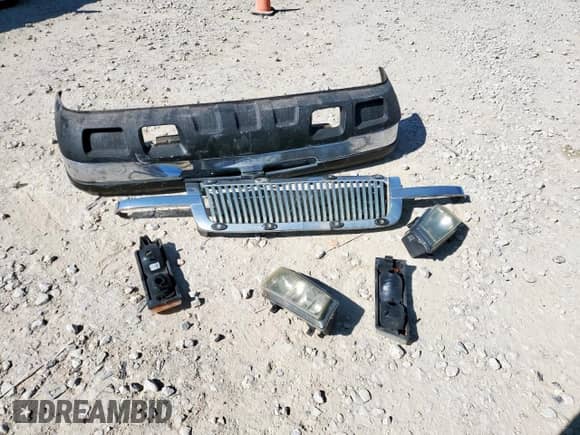 2004 Chevrolet Silverado 1500 Work Truck z VIN 1GCEC14X54Z118864, wystawiony jako Copart lot #81513555 z przebiegiem 186 665 mil mil oraz Szkoda całkowita • Salvage title. Historia ofert i sprzedaży dostępna na DreamBid. Obrazek 12.