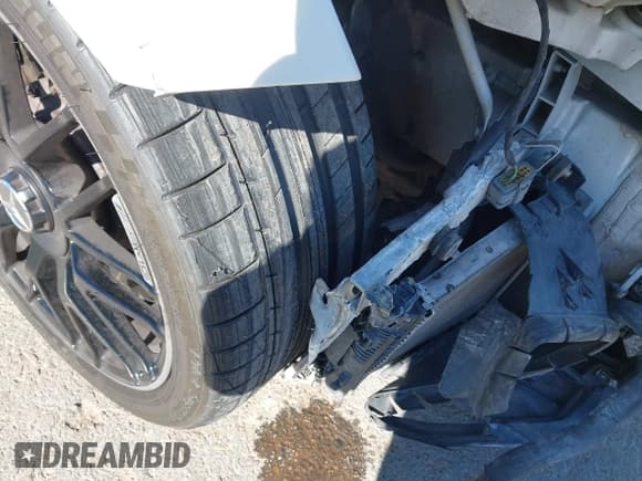 ✅ 2016 Mercedes-Benz AMG GT S • VIN: WDDYJ7JA3GA005994 • Lot: 41145754. Listed on IAAI with 68,352 mi. Free auction sales archive from the USA and detailed vehicle history report at DreamBid. Image 18.