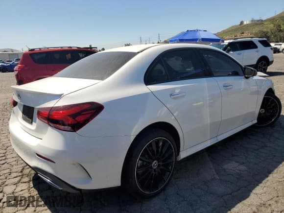 ✅ 2020 Mercedes-Benz A 220 • VIN: W1K3G4EB5LJ220085 • Lot: 52803885. Wystawiony na Copart z przebiegiem 58 501 mil. Bezpłatny archiwum sprzedaży aukcyjnych z USA i szczegółowy raport historii pojazdu na DreamBid. Zdjęcie 3.