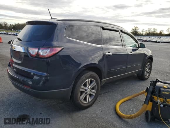 ✅ 2017 Chevrolet Traverse LT • VIN: 1GNKVGKD1HJ125699 • Lot: 87257945. Wystawiony na Copart z przebiegiem 155 937 mil. Bezpłatny archiwum sprzedaży aukcyjnych z USA i szczegółowy raport historii pojazdu na DreamBid. Zdjęcie 3.