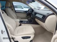 ✅ 2012 Volkswagen Touareg Lux • VIN: WVGEK9BPXCD006816 • Lot: 42289916. Listed on IAAI with 116,658 mi. Free auction sales archive from the USA and detailed vehicle history report at DreamBid. Image 5.