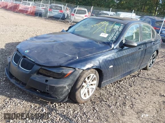 ✅ 2006 BMW 3 Series 325i • VIN: WBAVB17506NK35272 • Lot: 43401862. Listed on IAAI with Not provided. Free auction sales archive from the USA and detailed vehicle history report at DreamBid. Image 2.