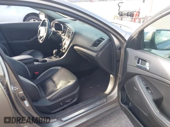 ✅ 2012 Kia Optima SX • VIN: 5XXGR4A68CG019171 • Lot: 43350754. Listed on IAAI with 173,039 mi. Free auction sales archive from the USA and detailed vehicle history report at DreamBid. Image 5.