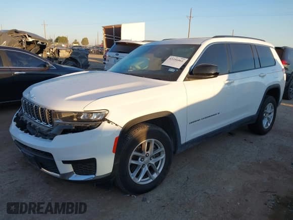✅ 2022 Jeep Grand Cherokee Altitude • VIN: 1C4RJKAG4N8598940 • Lot: 43356061. Wystawiony na IAAI z przebiegiem 51 724 mil. Bezpłatny archiwum sprzedaży aukcyjnych z USA i szczegółowy raport historii pojazdu na DreamBid. Zdjęcie 17.