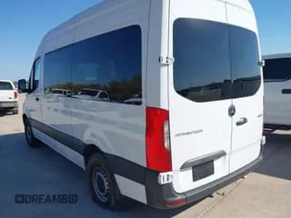 ✅ 2025 Mercedes-Benz Sprinter Passenger • VIN: W1Z4KFHY3SP761664 • Lot: 43704242. Wystawiony na IAAI z przebiegiem 6 409 mil. Bezpłatny archiwum sprzedaży aukcyjnych z USA i szczegółowy raport historii pojazdu na DreamBid. Zdjęcie 3.