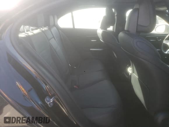 ✅ 2024 Mercedes-Benz C 300 • VIN: W1KAF4GB0RR229083 • Lot: 91244715. Wystawiony na Copart z przebiegiem Nie podano. Bezpłatny archiwum sprzedaży aukcyjnych z USA i szczegółowy raport historii pojazdu na DreamBid. Zdjęcie 10.