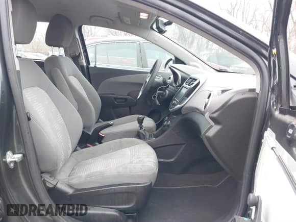 2017 Chevrolet Sonic LS с VIN 1G1JA5SH0H4139995, выставлен на аукционе IAAI как лот 41697859 с пробегом 132 018 миль миль и . История ставок и продаж доступна на DreamBid. Изображение 5.