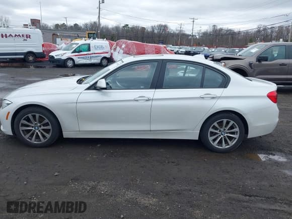 ✅ 2018 BMW 3 Series 320i xDrive • VIN: WBA8E5G54JNV02904 • Лот: 41807364. Опубликован ранее на IAAI с пробегом 90 710 миль. Бесплатный доступ к архиву аукционных продаж из США и подробный отчёт об истории автомобиля на DreamBid. Изображение 14.