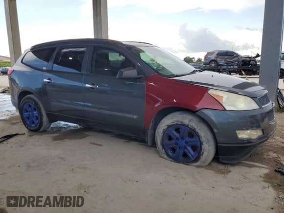 2009 Chevrolet Traverse LS z VIN 1GNER13D39S123297, wystawiony jako Copart lot #58504355 z przebiegiem Nie podano mil oraz Szkoda całkowita • Salvage title. Historia ofert i sprzedaży dostępna na DreamBid. Obrazek 4.