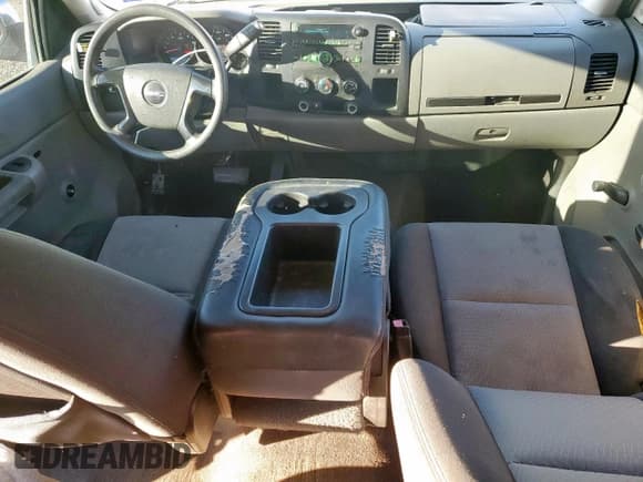 ✅ 2008 GMC Sierra 1500 SL • VIN: 3GTEC13C98G286933 • Лот: 91224875. Опубликован ранее на Copart с пробегом 245 723 миль. Бесплатный доступ к архиву аукционных продаж из США и подробный отчёт об истории автомобиля на DreamBid. Изображение 8.