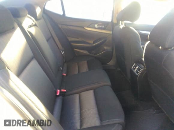 ✅ 2017 Nissan Maxima SL • VIN: 1N4AA6AP0HC449033 • Lot: 34512242. Listed on IAAI with 142,858 mi. Free auction sales archive from the USA and detailed vehicle history report at DreamBid. Image 8.