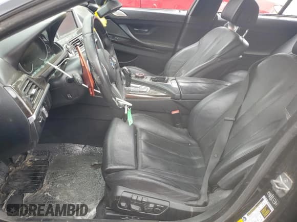 ✅ 2015 BMW 6 Series 650i • VIN: WBA6B2C57FGB99541 • Lot: 56125565. Wystawiony na Copart z przebiegiem 170 832 mil. Bezpłatny archiwum sprzedaży aukcyjnych z USA i szczegółowy raport historii pojazdu na DreamBid. Zdjęcie 7.