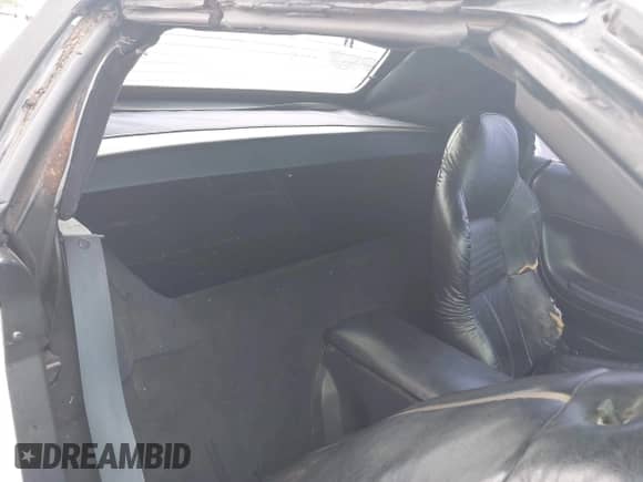 ✅ 1994 Chevrolet Corvette • VIN: 1G1YY32P0R5103497 • Lot: 43118727. Wystawiony na IAAI z przebiegiem 163 347 mil. Bezpłatny archiwum sprzedaży aukcyjnych z USA i szczegółowy raport historii pojazdu na DreamBid. Zdjęcie 8.