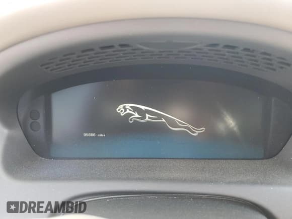 ✅ 2012 Jaguar XJ • VIN: SAJWA1CBXCLV30538 • Lot: 53162225. Listed on Copart with 95,666 mi. Free auction sales archive from the USA and detailed vehicle history report at DreamBid. Image 9.