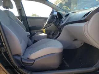 ✅ 2017 Hyundai Accent SE • VIN: KMHCT4AE3HU357940 • Лот: 58023142. Опубликован ранее на Copart с пробегом 52 324 миль. Бесплатный доступ к архиву аукционных продаж из США и подробный отчёт об истории автомобиля на DreamBid. Изображение 5.