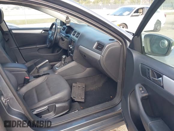 ✅ 2011 Volkswagen Jetta SEL • VIN: 3VWLX7AJ5BM351301 • Lot: 41349715. Listed on IAAI with 148,063 mi. Free auction sales archive from the USA and detailed vehicle history report at DreamBid. Image 5.