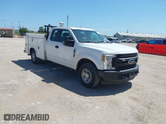 ✅ 2019 Ford F-250 XL • VIN: 1FD7X2A68KEE68410 • Lot: 42483463. Listed on IAAI with 100,636 mi. Free auction sales archive from the USA and detailed vehicle history report at DreamBid. Image 1.