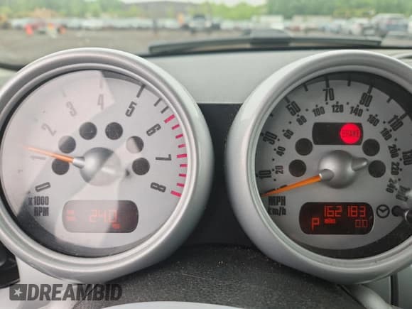 ✅ 2005 MINI Hardtop • VIN: WMWRC33415TJ66089 • Lot: 61674255. Listed on Copart with 162,183 mi. Free auction sales archive from the USA and detailed vehicle history report at DreamBid. Image 9.