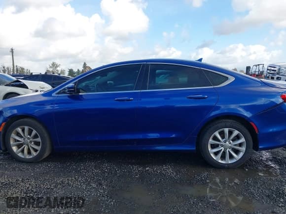 ✅ 2015 Chrysler 200 C • VIN: 1C3CCCCG5FN532696 • Lot: 43646784. Listed on IAAI with 143,654 mi. Free auction sales archive from the USA and detailed vehicle history report at DreamBid. Image 14.