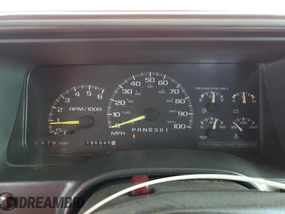 ✅ 1997 Chevrolet Silverado 1500 • VIN: 1GCEC19R8VE176874 • Lot: 71159735. Wystawiony na Copart z przebiegiem 195 845 mil. Bezpłatny archiwum sprzedaży aukcyjnych z USA i szczegółowy raport historii pojazdu na DreamBid. Zdjęcie 9.