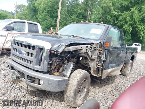 ✅ 2008 Ford F-250 XL • VIN: 1FTSX21R68EA96826 • Лот: 42671161. Опубликован ранее на IAAI с пробегом 213 763 миль. Бесплатный доступ к архиву аукционных продаж из США и подробный отчёт об истории автомобиля на DreamBid. Изображение 2.
