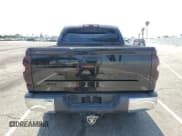 ✅ 2017 Toyota Tundra SR5 • VIN: 5TFEY5F16HX228793 • Лот: 59980315. Опубликован ранее на Copart с пробегом 78 230 миль. Бесплатный доступ к архиву аукционных продаж из США и подробный отчёт об истории автомобиля на DreamBid. Изображение 6.