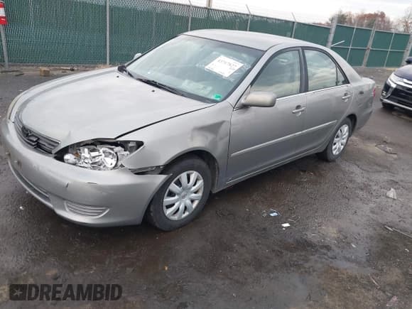 ✅ 2005 Toyota Camry LE • VIN: 4T1BE30KX5U955364 • Lot: 43717827. Listed on IAAI with 216,992 mi. Free auction sales archive from the USA and detailed vehicle history report at DreamBid. Image 2.
