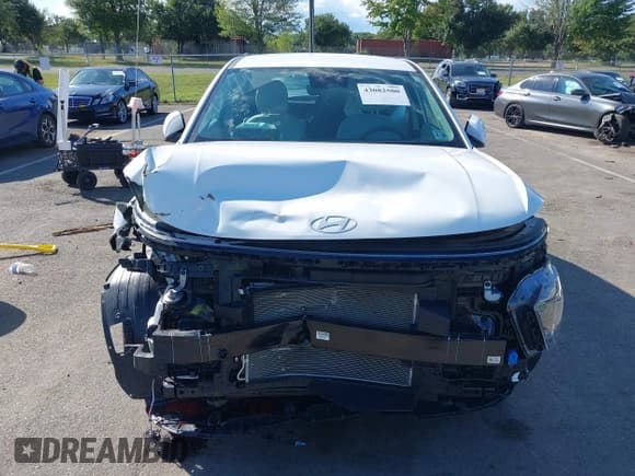 ✅ 2024 Hyundai Kona SE • VIN: KM8HACAB6RU161830 • Лот: 43082500. Опубликован ранее на IAAI с пробегом 12 084 миль. Бесплатный доступ к архиву аукционных продаж из США и подробный отчёт об истории автомобиля на DreamBid. Изображение 12.