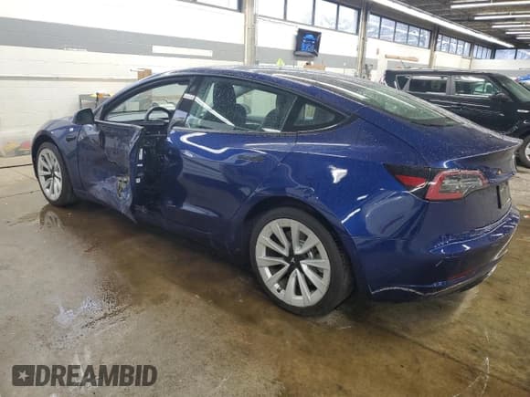 ✅ 2022 Tesla Model 3 • VIN: 5YJ3E1EA4NF304592 • Lot: 93401025. Wystawiony na Copart z przebiegiem 102 770 mil. Bezpłatny archiwum sprzedaży aukcyjnych z USA i szczegółowy raport historii pojazdu na DreamBid. Zdjęcie 2.